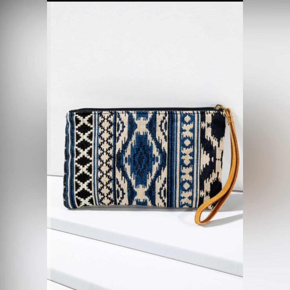 Handmade patterned clutch. - Picture 6 of 7